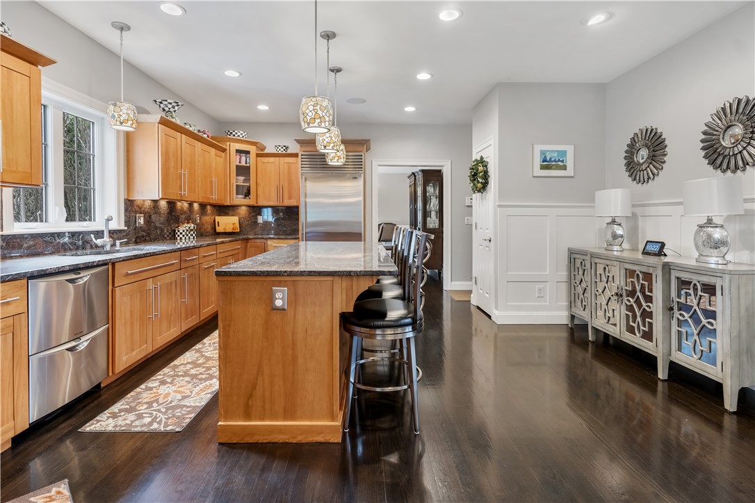 160 Fox Ridge Drive Cranston, RI 02921 - Photo 7 of 31