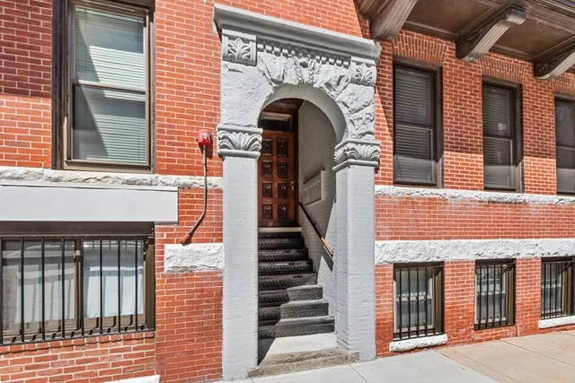 $559,000 | 8 Battery Street, Unit 8, Boston, MA 02109