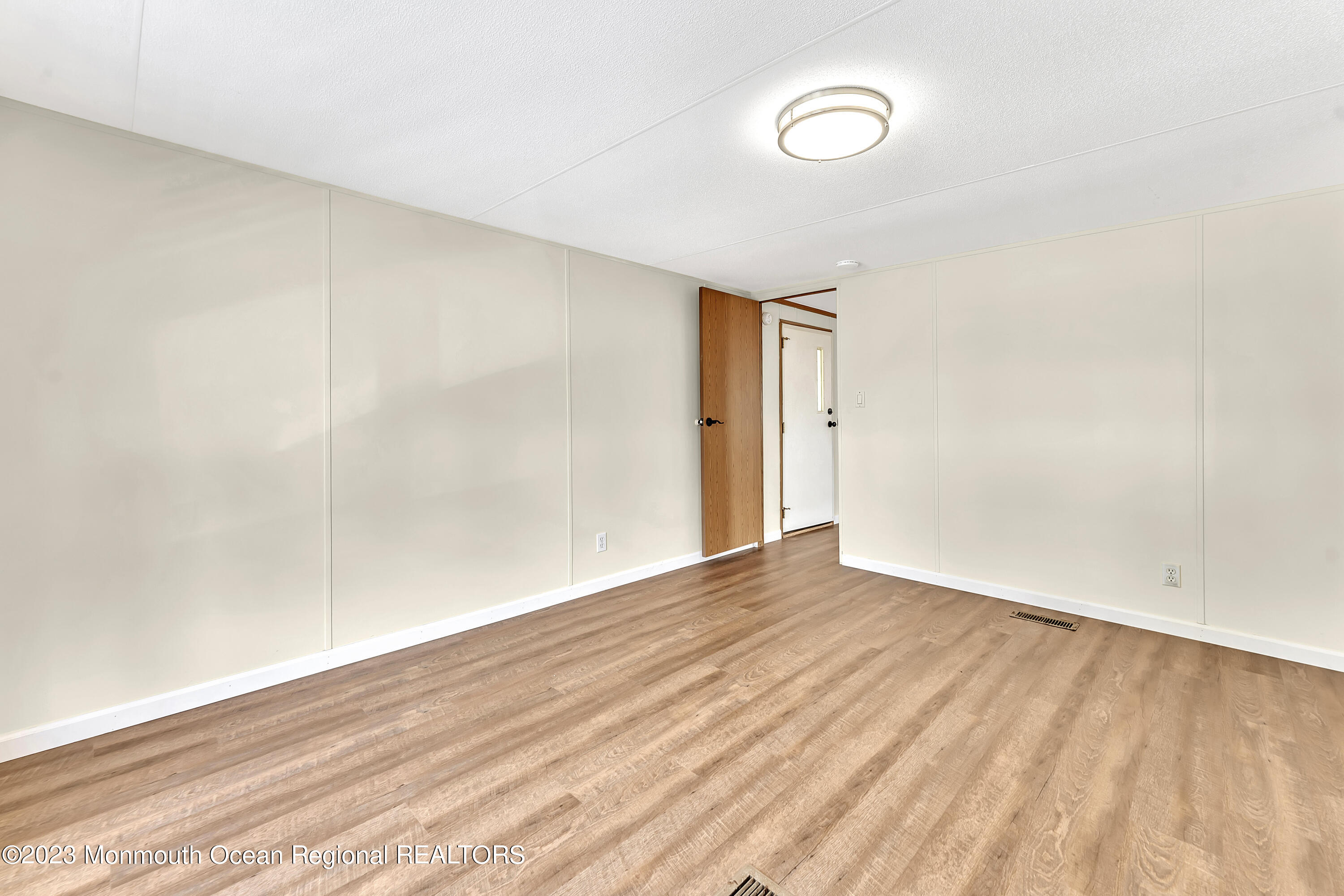 82 Ruth Street Hazlet, NJ 07730 - Photo 6 of 16 007_aligned-dsc00131-aligned-dsc00135
