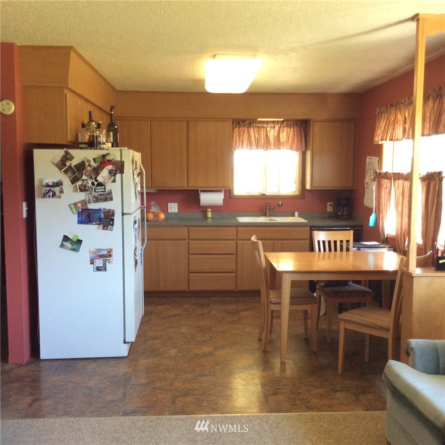 317 Oxbow Road Raymond, WA 98577 - Photo 5 of 25 Gallery Image 5