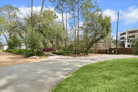 $1,995,000 | 202 Pine Hollow Lane, Houston, TX 77056