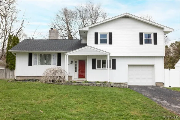 $279,900 | 208 Trumbull Parkway, Batavia City, NY 14020