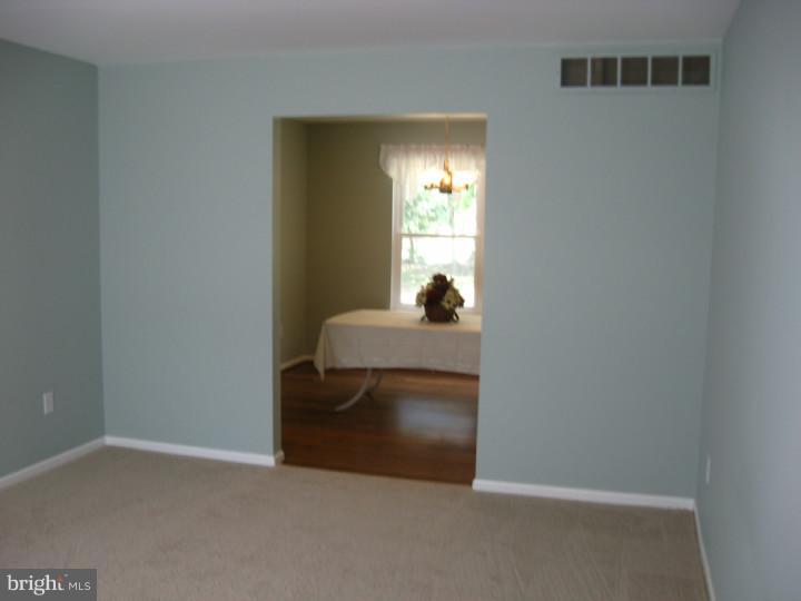 35 Winged Foot Road Dover, DE 19904 - Photo 12 of 25 Living Room