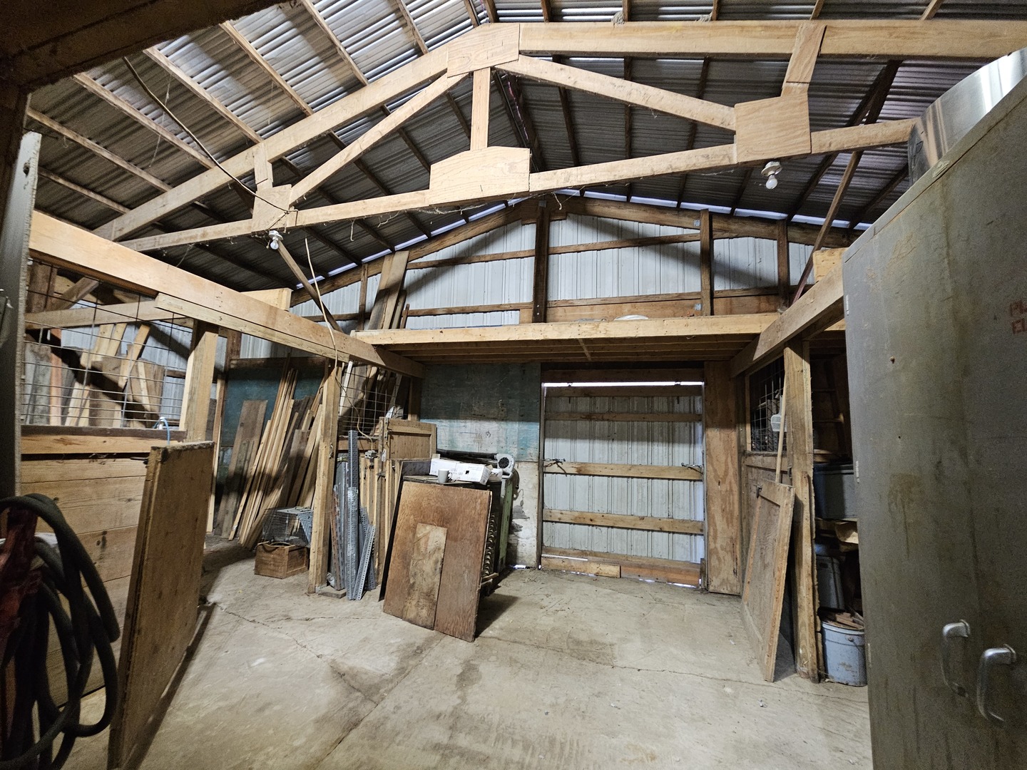 17954 East 10500N Road Grant Park, IL 60940 - Photo 29 of 37 a view of a garage with storage