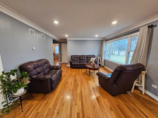 $575,000 | 17954 East 10500N Road, Grant Park, IL 60940