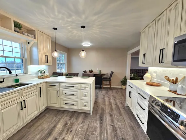 $575,000 | 17954 East 10500N Road, Grant Park, IL 60940