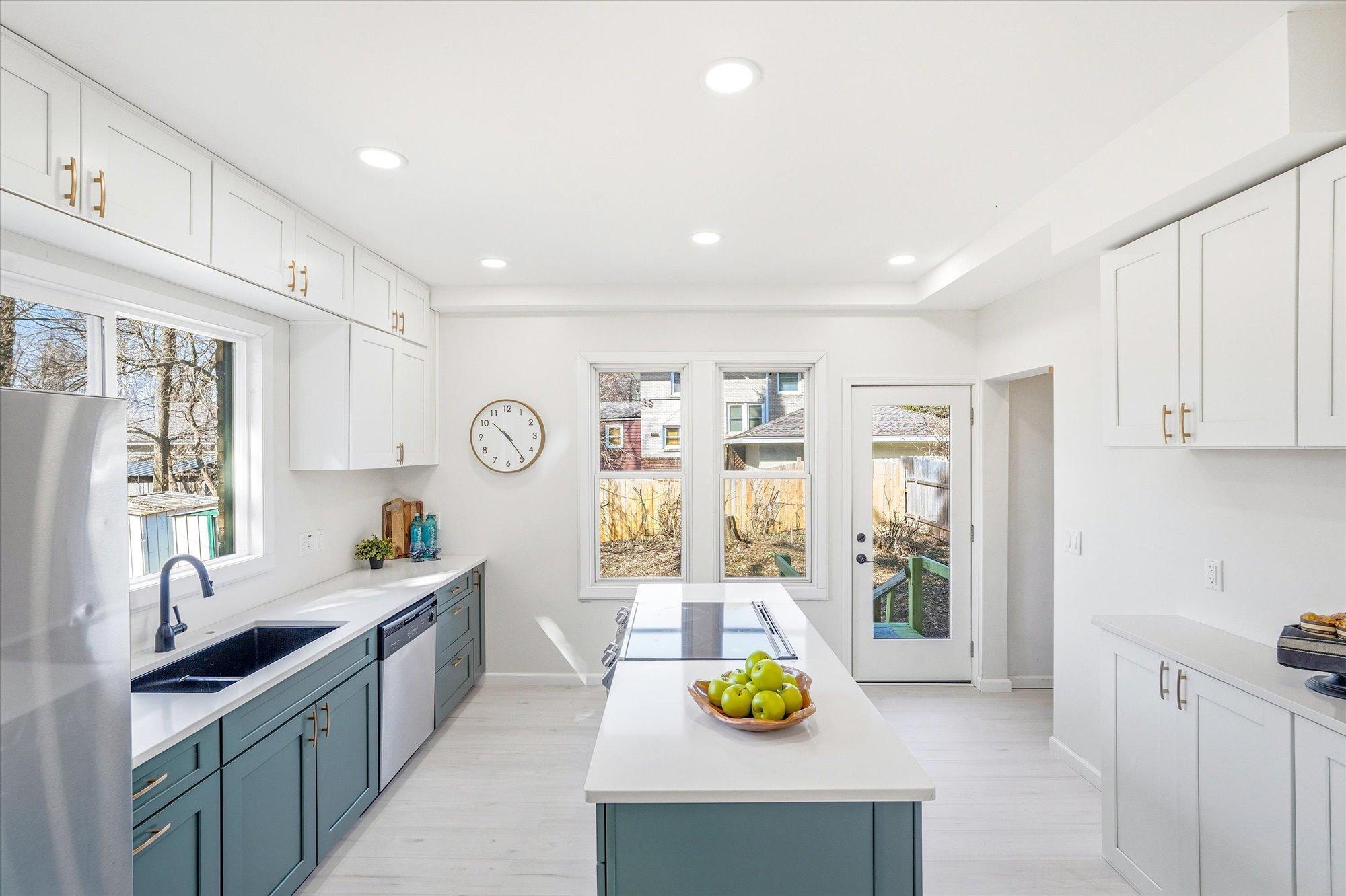 713 3rd Avenue Southwest Cambridge, MN 55008 - Photo 2 of 34