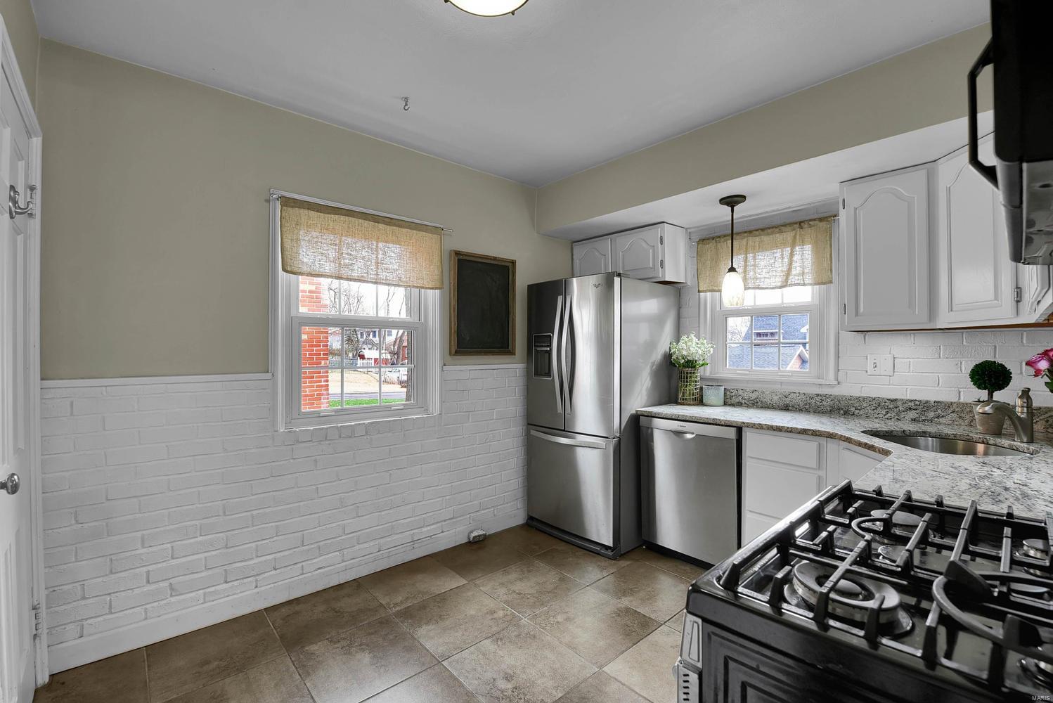 976 North Geyer Road St. Louis, MO 63122 - Photo 11 of 26 Gallery Image 11