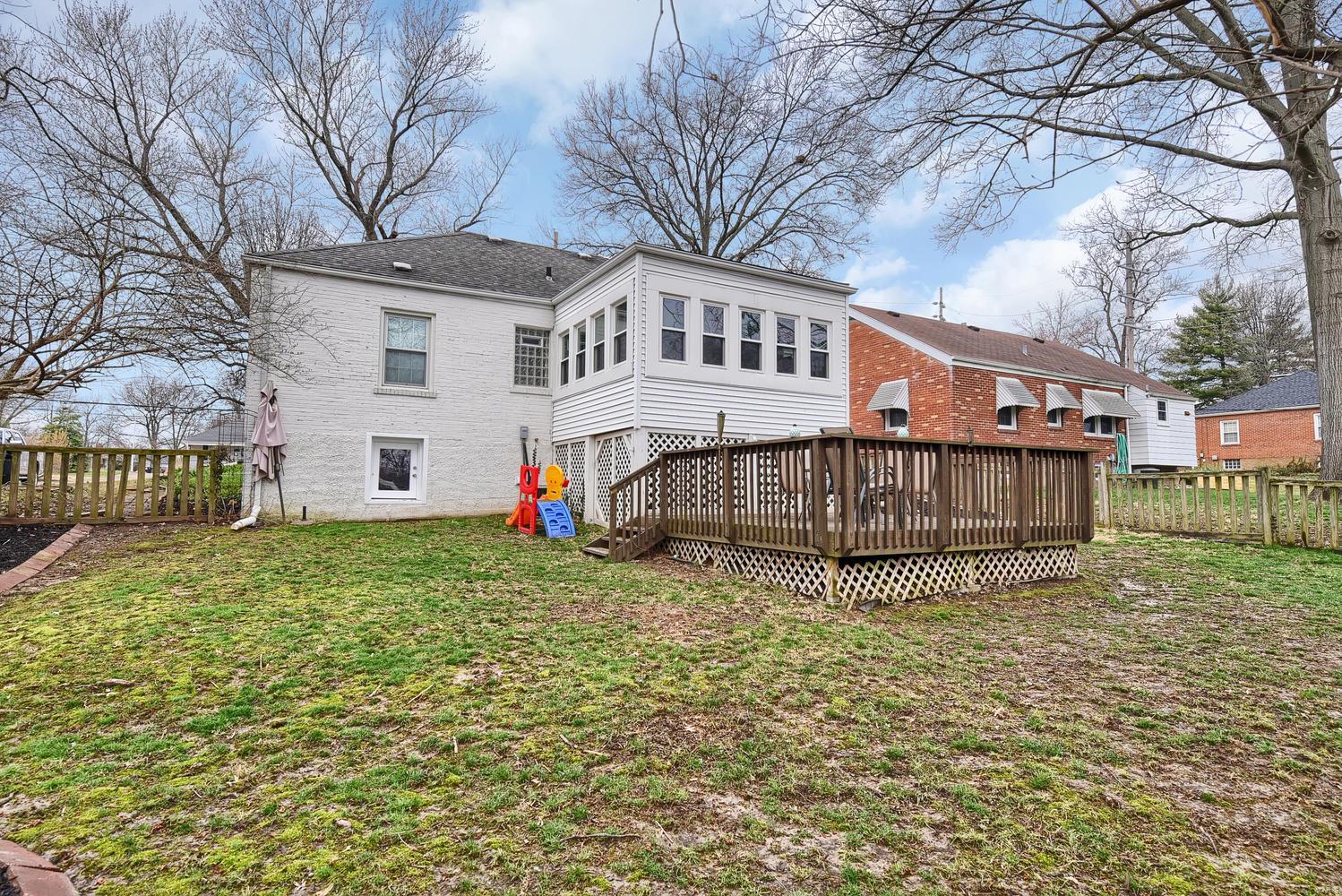 976 North Geyer Road St. Louis, MO 63122 - Photo 24 of 26 Gallery Image 24