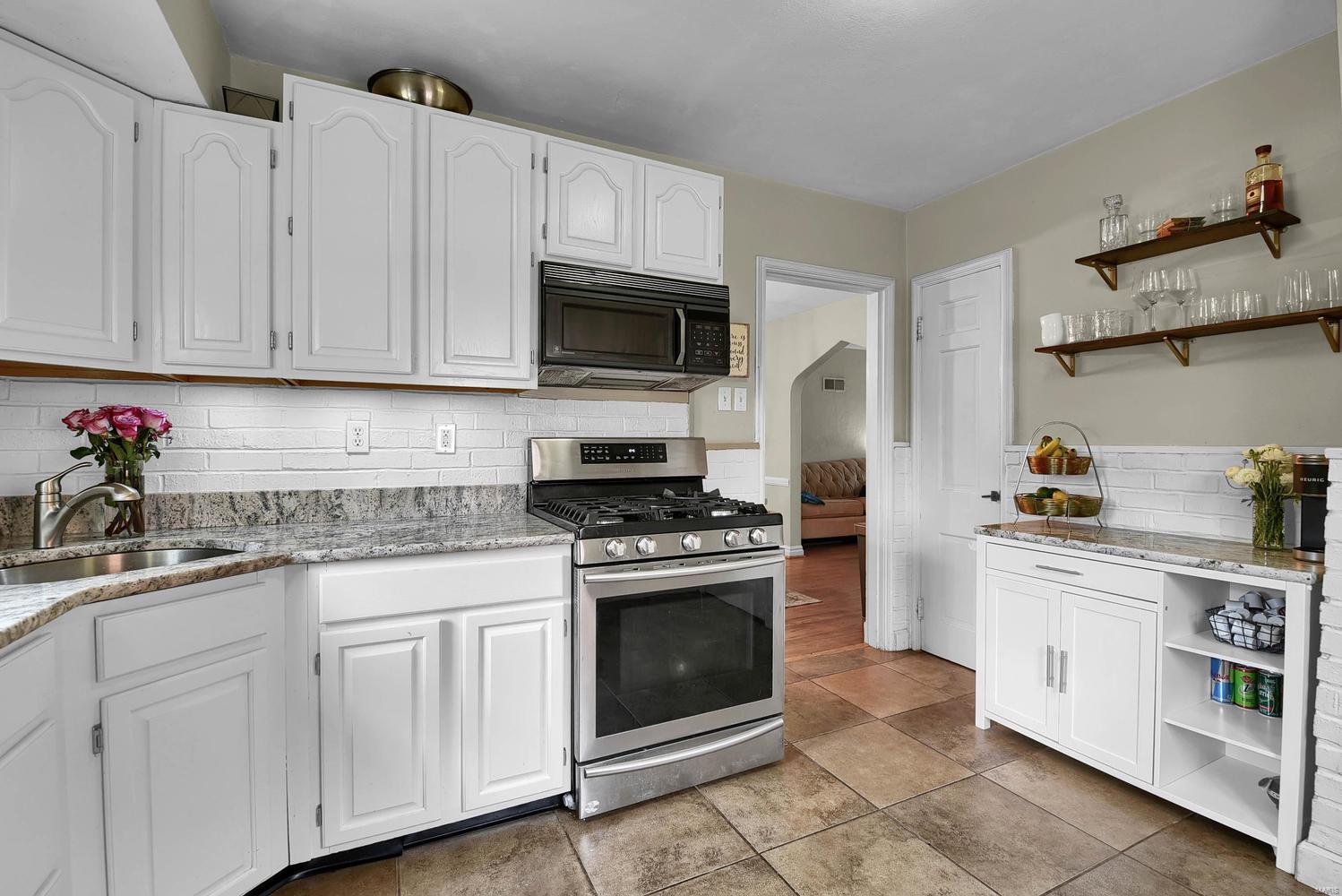 976 North Geyer Road St. Louis, MO 63122 - Photo 9 of 26 Gallery Image 9