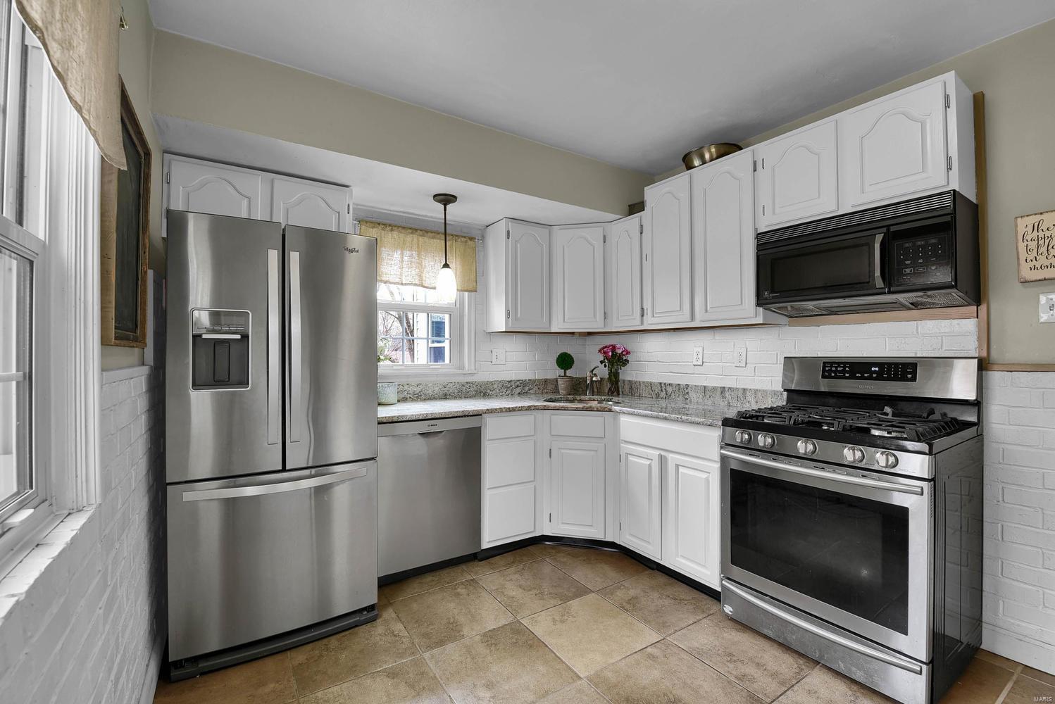 976 North Geyer Road St. Louis, MO 63122 - Photo 10 of 26 Gallery Image 10