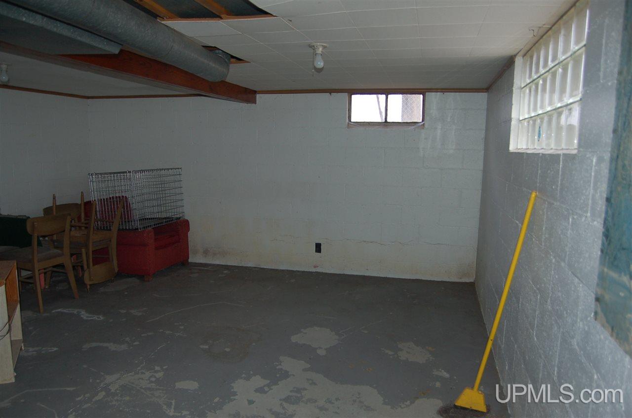 2005 West Ridge Street Marquette, MI 49855 - Photo 6 of 12