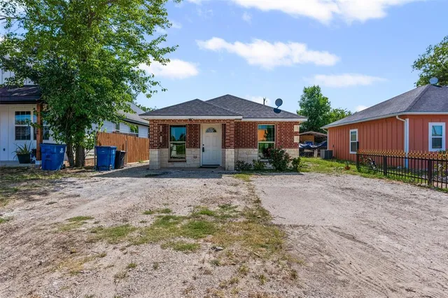 $188,000 | 104 South Wall Street, Itasca, TX 76055