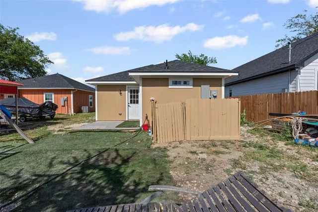 $188,000 | 104 South Wall Street, Itasca, TX 76055