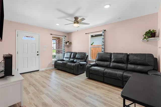 $188,000 | 104 South Wall Street, Itasca, TX 76055