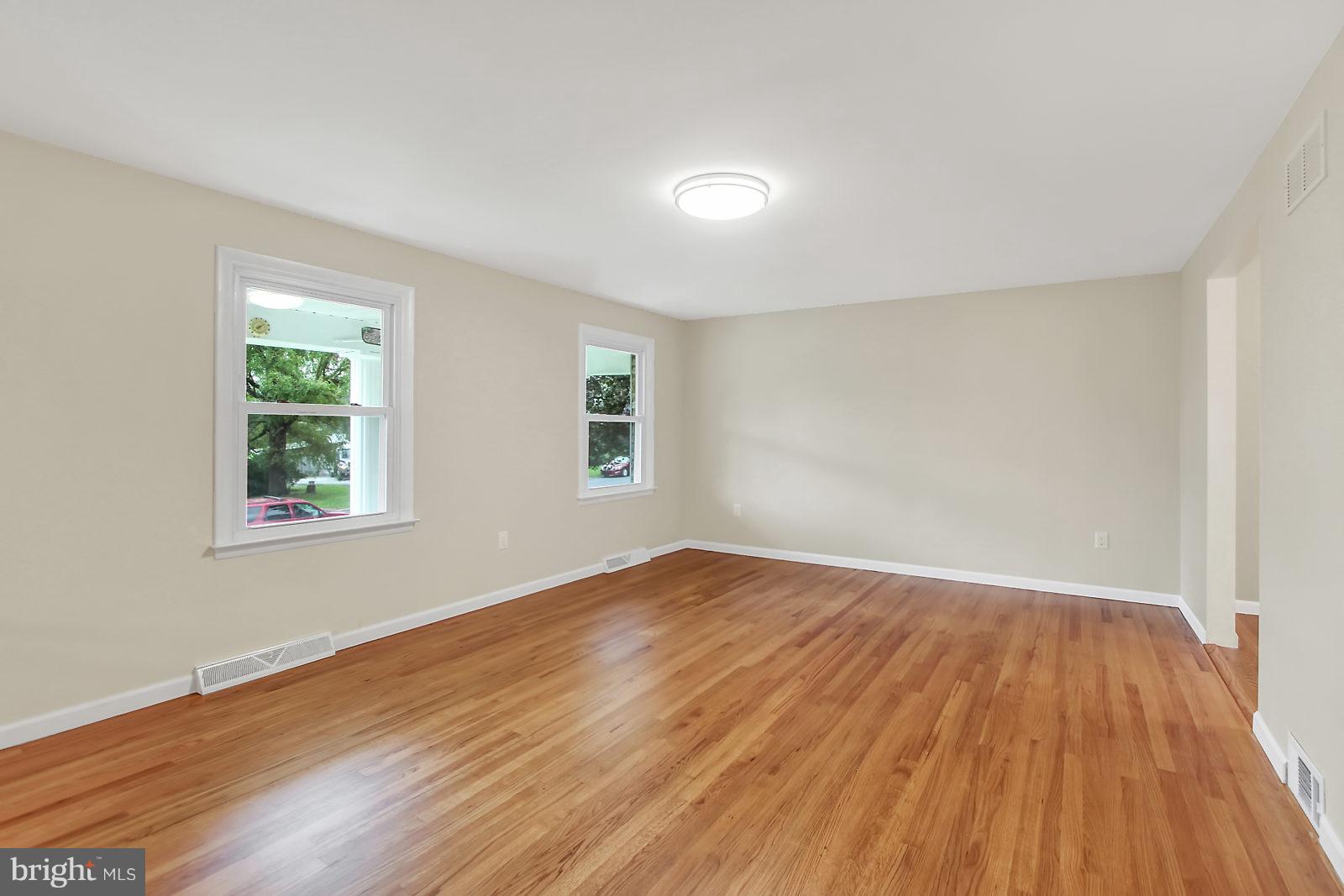 180 Margate Road York, PA 17408 - Photo 2 of 26