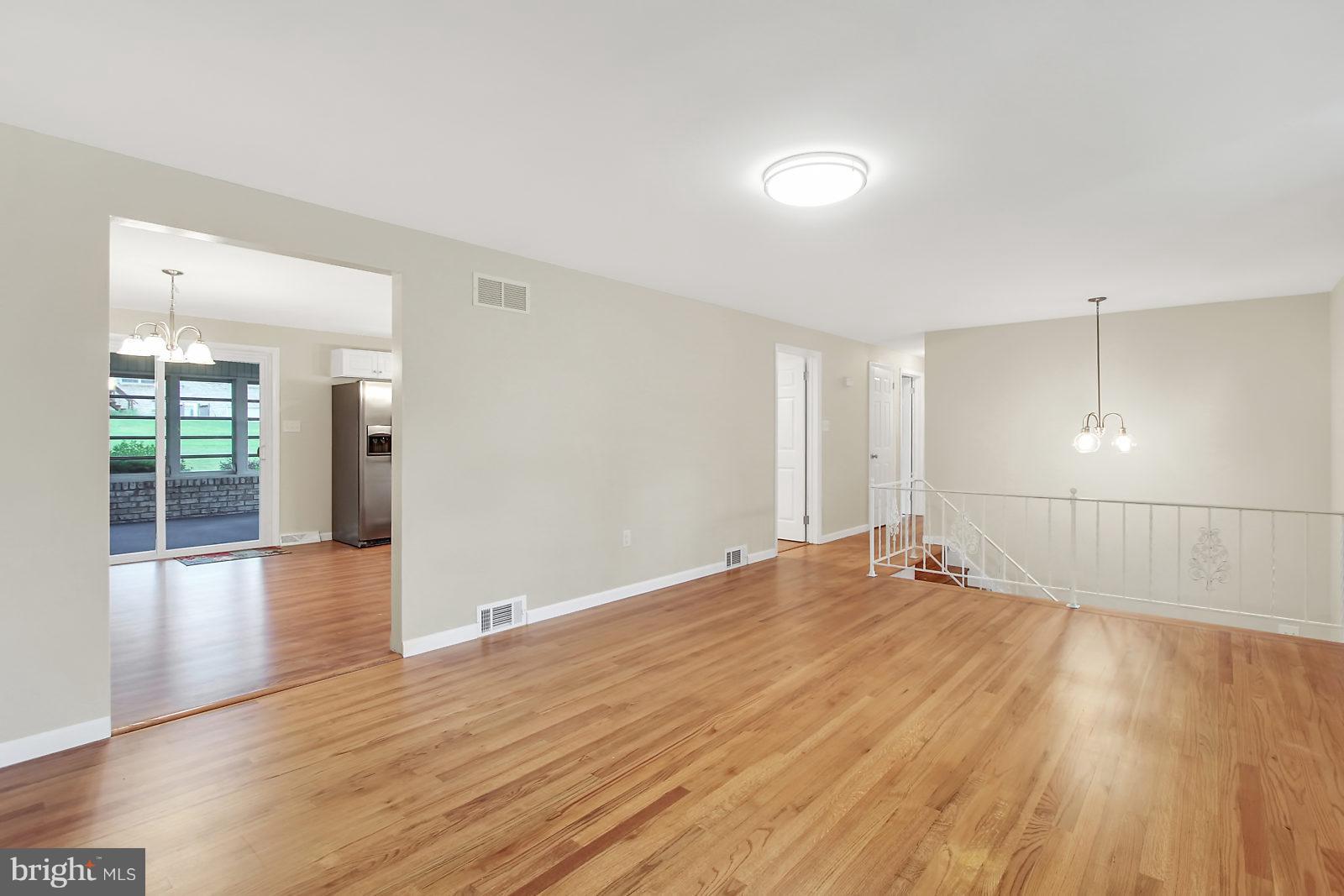 180 Margate Road York, PA 17408 - Photo 3 of 26