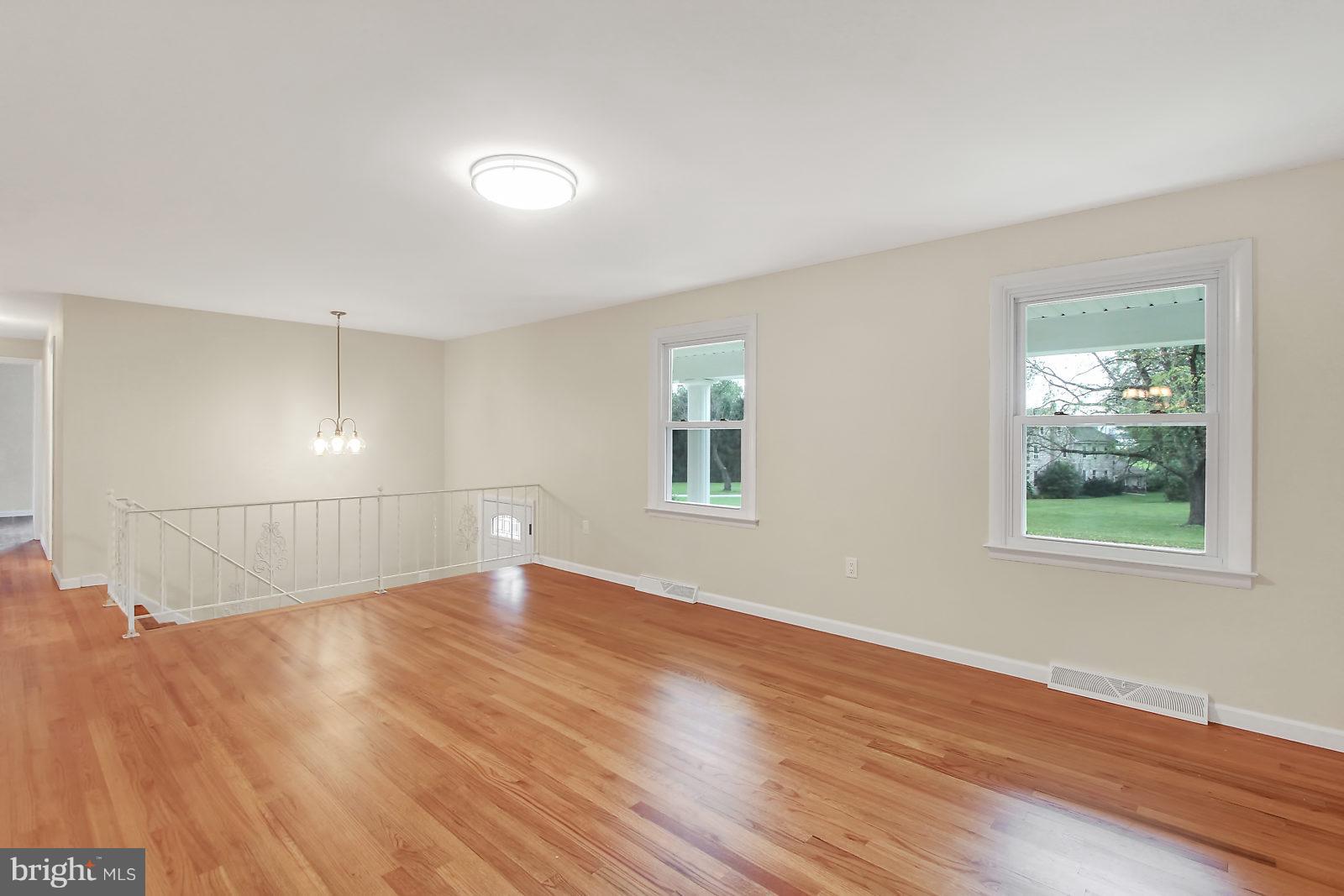 180 Margate Road York, PA 17408 - Photo 4 of 26