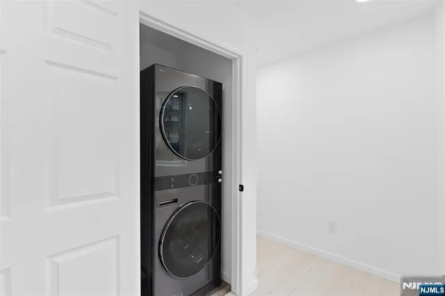 a close up view of a washer and dryer