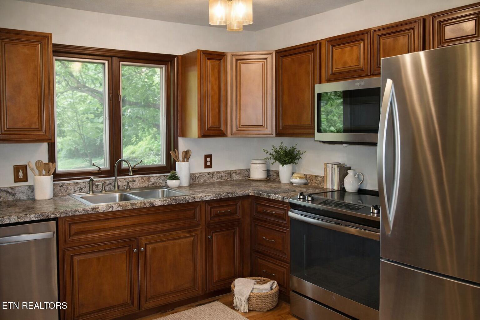 515 Englewood Road Middlesboro, KY 40965 - Photo 5 of 20 kitchen enhance2026
