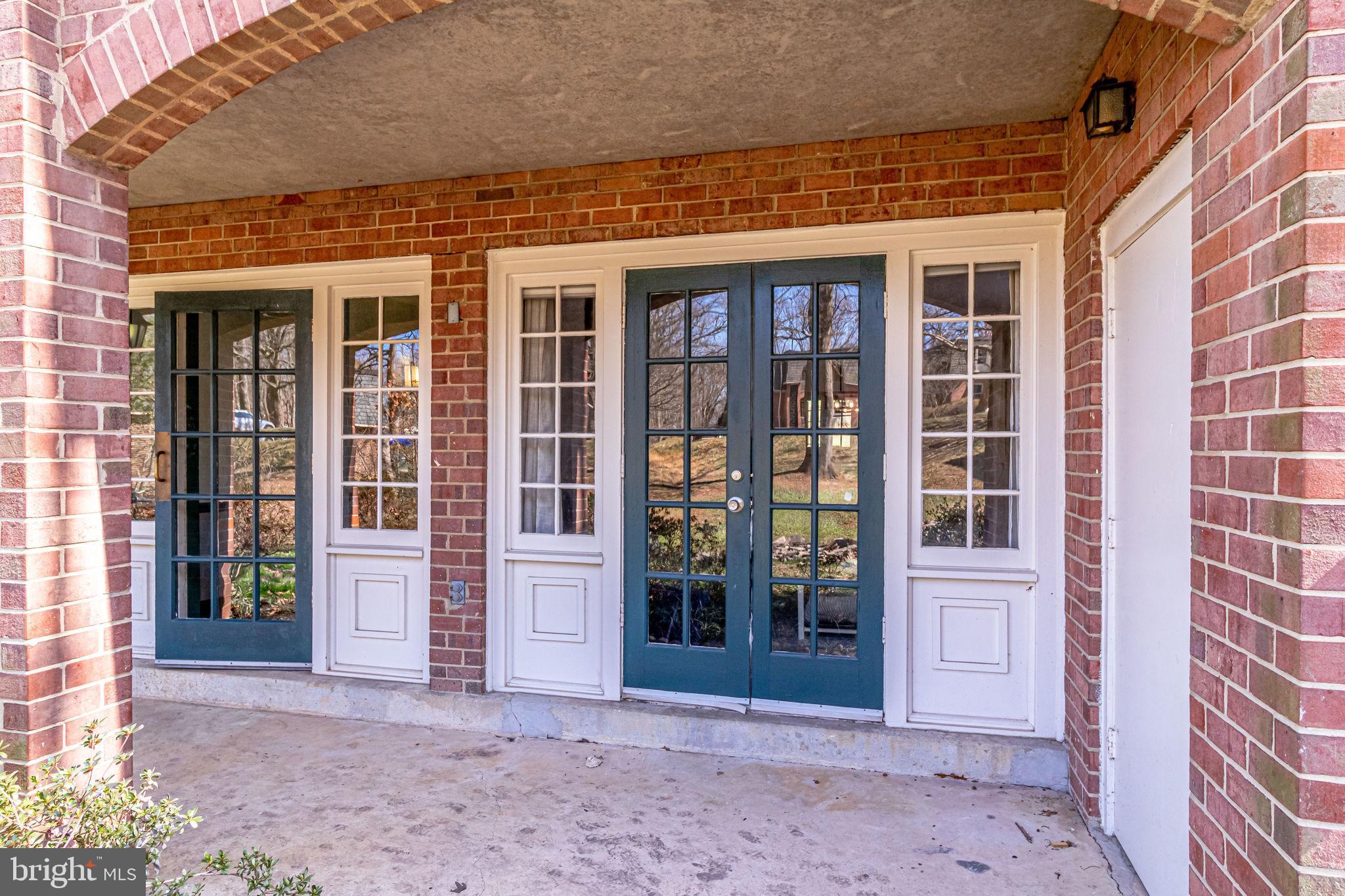 5906 Bayshire Road, Unit K Springfield, VA 22152 - Photo 30 of 31 rear patio