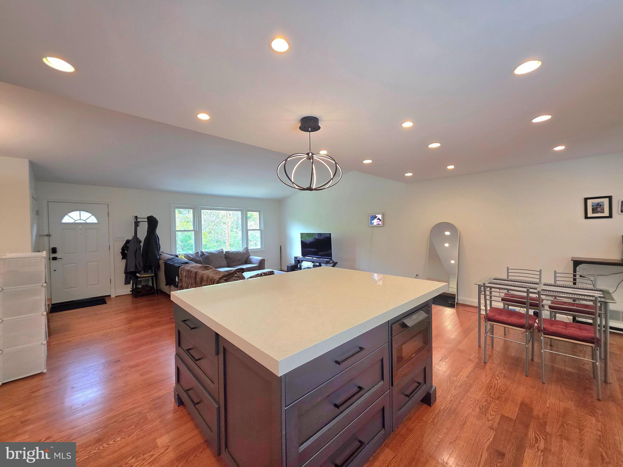 8300 Beech Tree Road Bethesda, MD 20817 - Photo 5 of 34