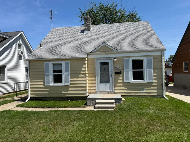 $110,000 | 28908 Maple Street, Roseville, MI 48066