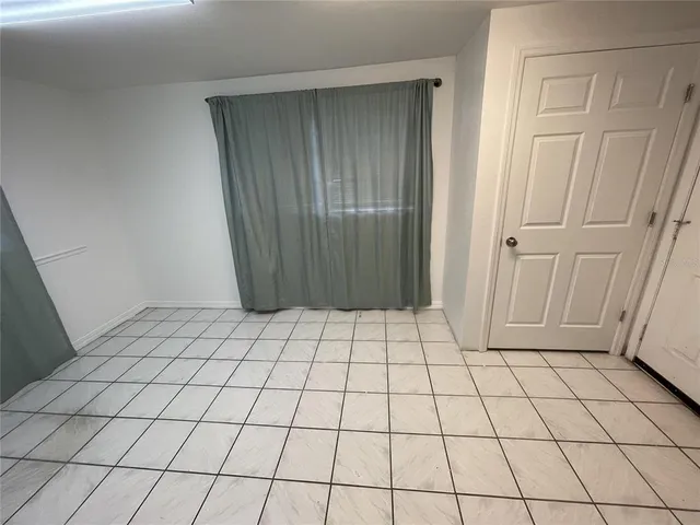 a view of a utility room