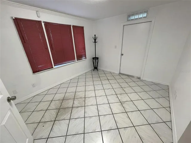 a view of a utility room