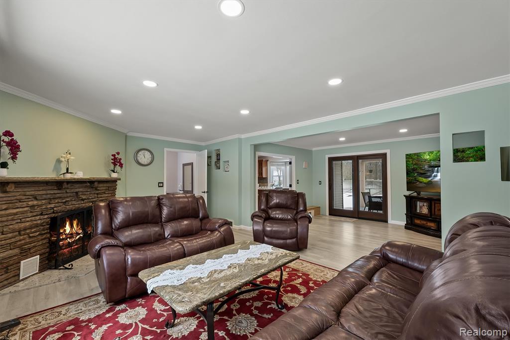 15500 Millar Road Clinton Township, MI 48036 - Photo 8 of 27