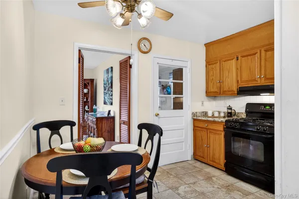 $825,000 | 107 Whittier Drive, Thornwood, NY 10594