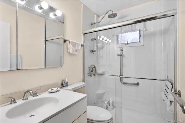 $825,000 | 107 Whittier Drive, Thornwood, NY 10594