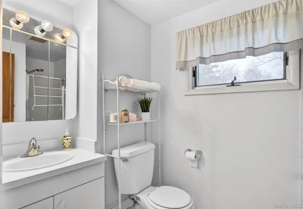 $825,000 | 107 Whittier Drive, Thornwood, NY 10594