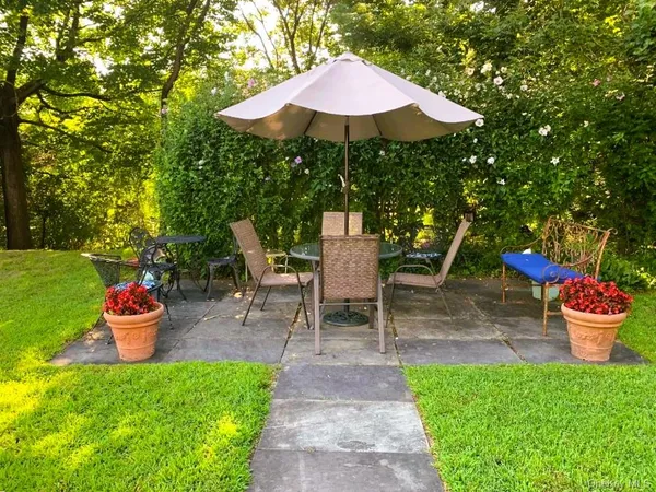 $825,000 | 107 Whittier Drive, Thornwood, NY 10594