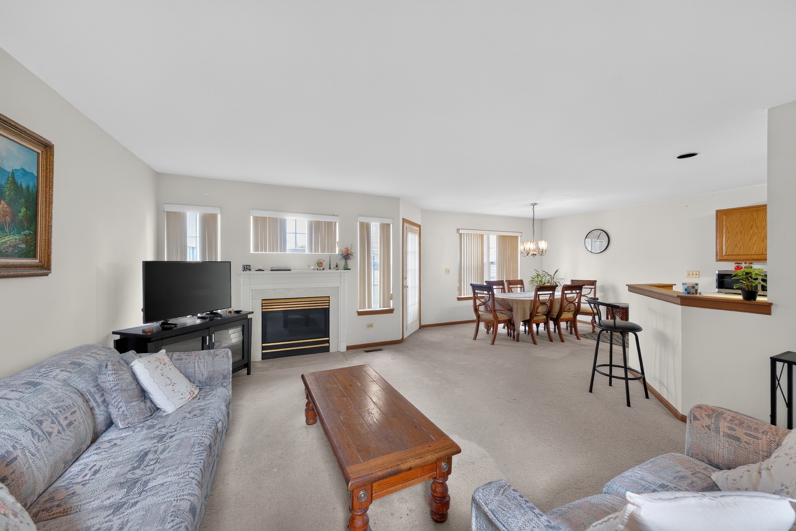 7016 South Stratton Lane Gurnee, IL 60031 - Photo 4 of 19