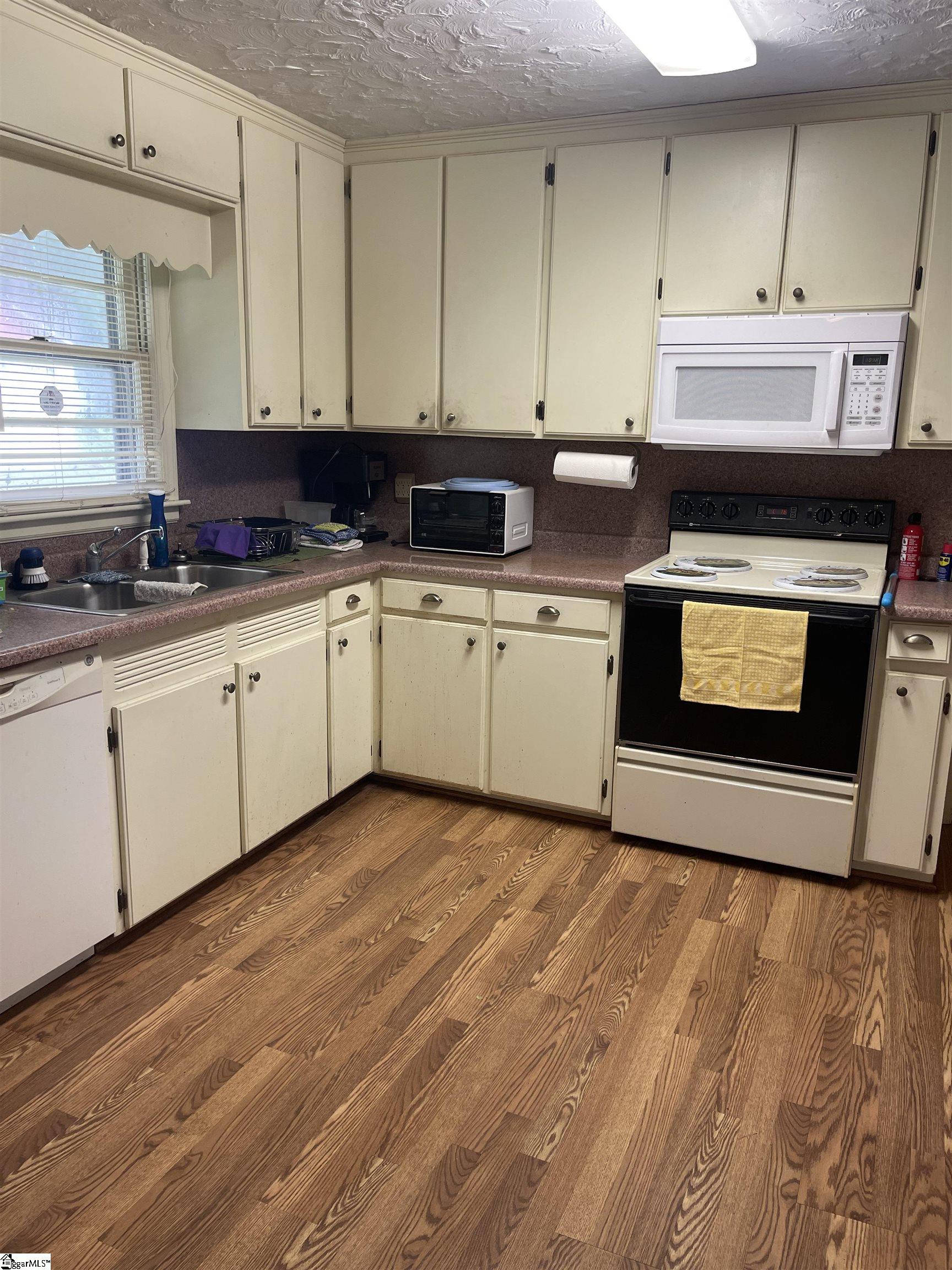 1811 State Rd S-30-31 Laurens, SC 29360 - Photo 6 of 12 Gallery Image 6