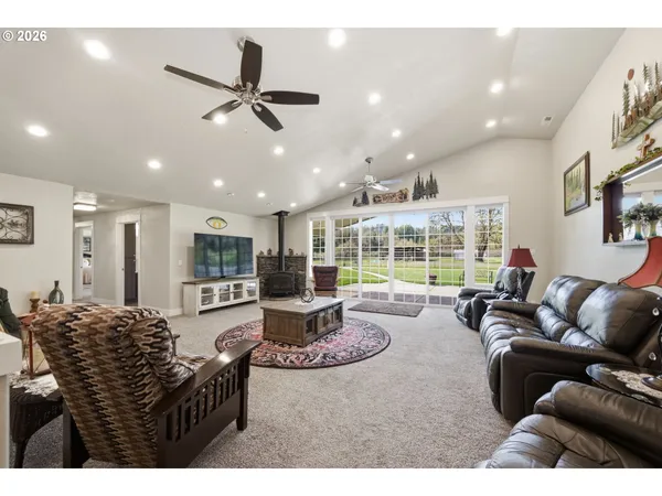 $1,300,000 | 93684 Marcola Road, Marcola, OR 97454