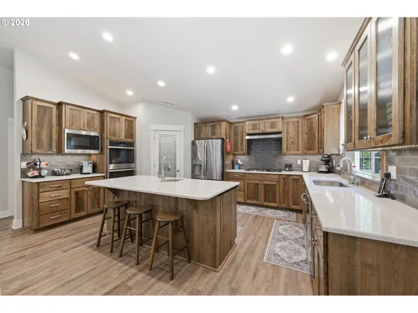 $1,300,000 | 93684 Marcola Road, Marcola, OR 97454