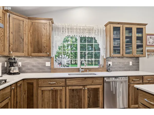 $1,300,000 | 93684 Marcola Road, Marcola, OR 97454