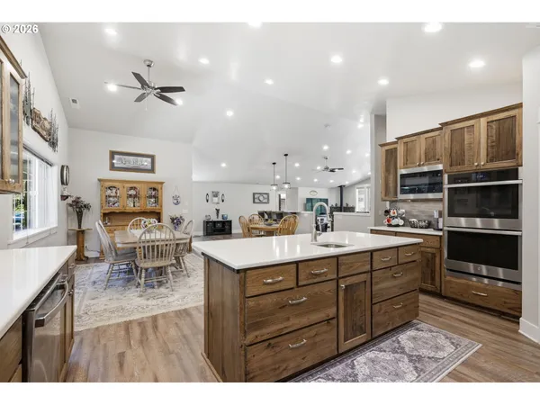 $1,300,000 | 93684 Marcola Road, Marcola, OR 97454