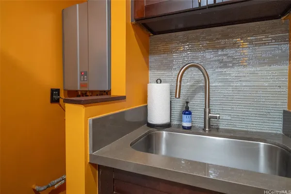 $2,458,000 | 427 Akoakoa Place, Kailua, HI 96734