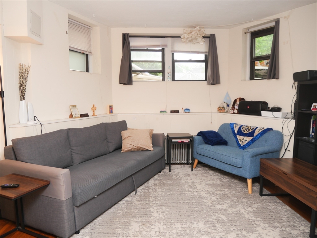 28 Browne Street, Unit 1 Brookline, MA 02446 - Photo 4 of 7