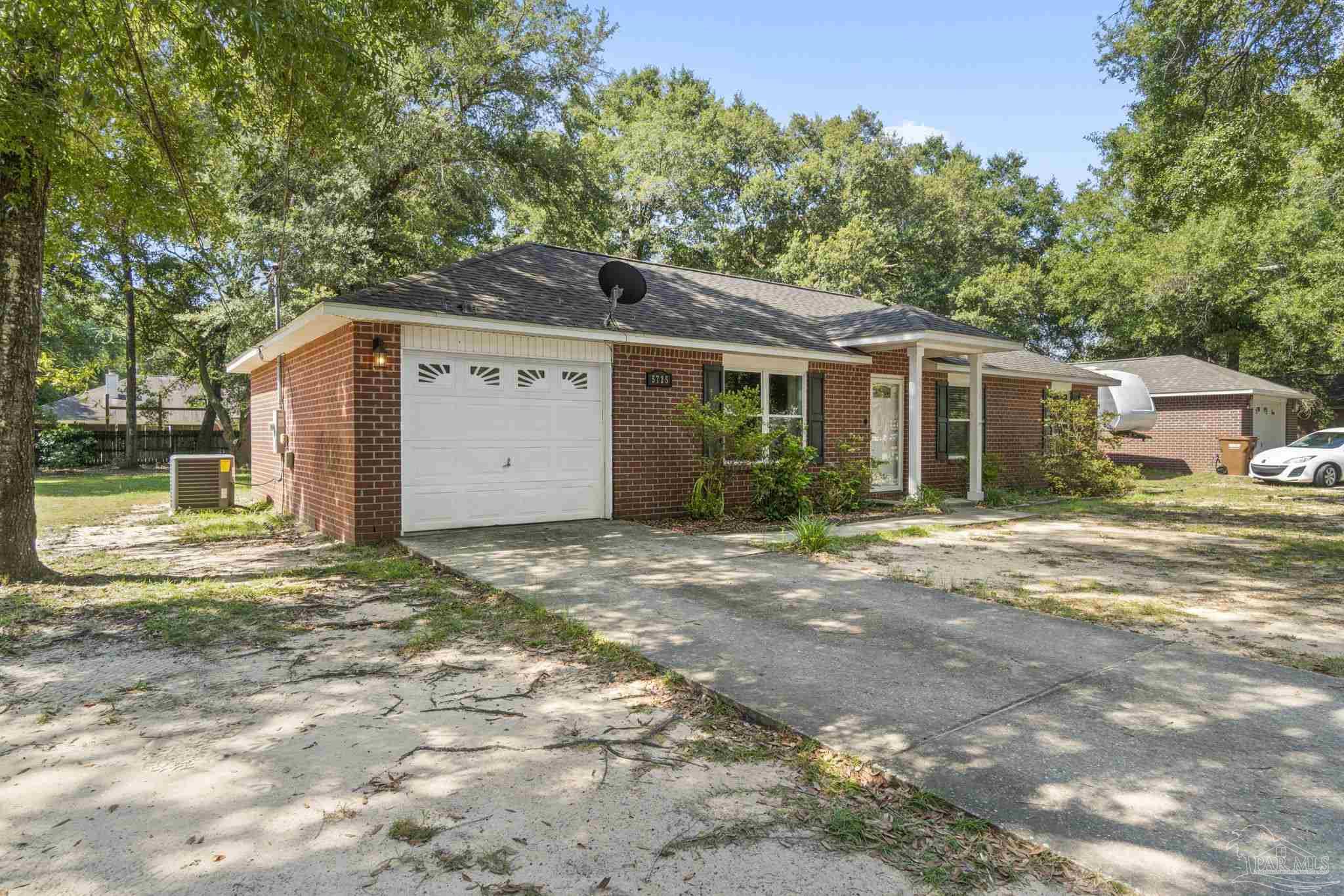 5725 Ridge Avenue Milton, FL 32583 - Photo 3 of 31 Gallery Image 3