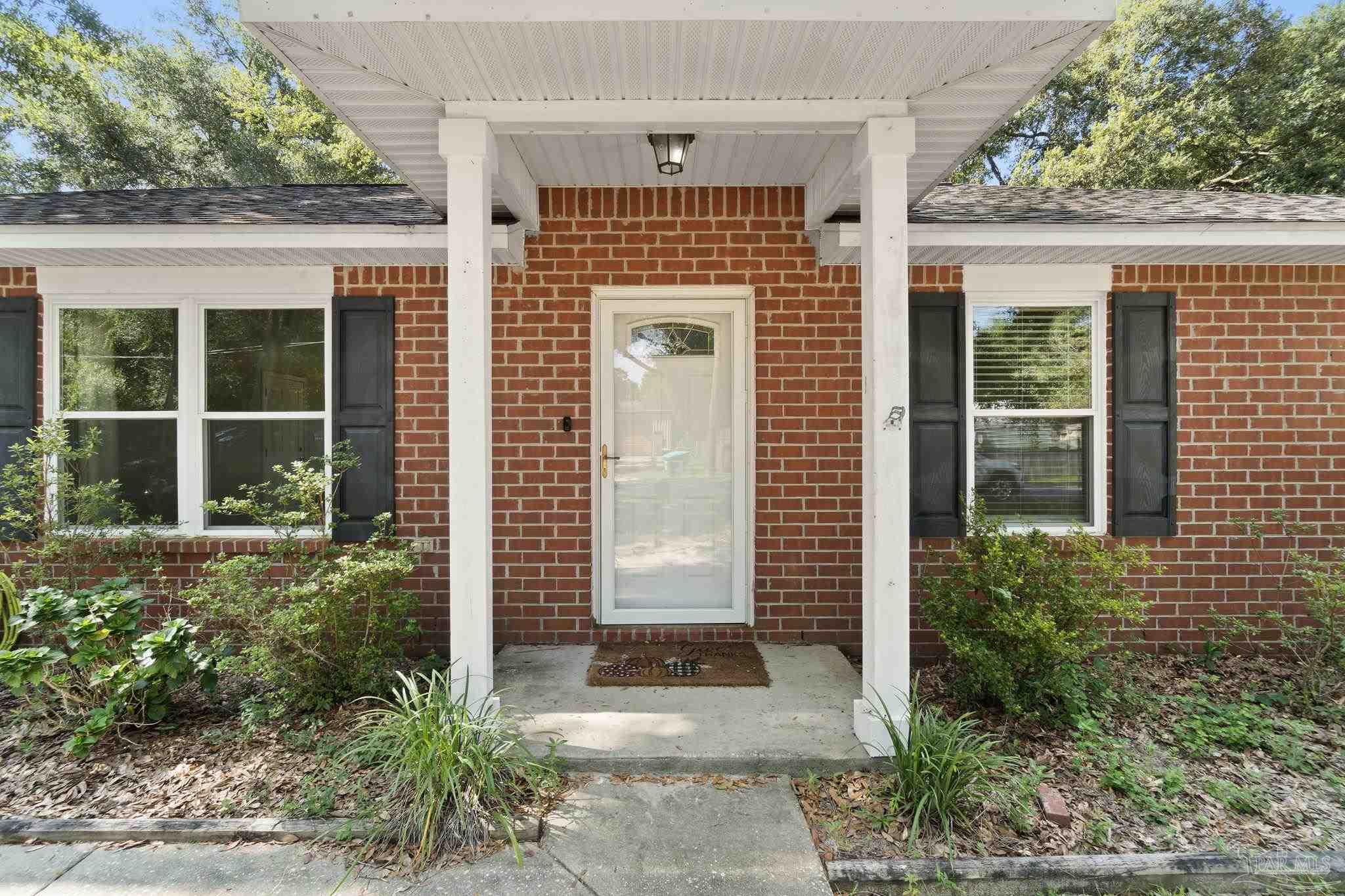 5725 Ridge Avenue Milton, FL 32583 - Photo 4 of 31 Gallery Image 4