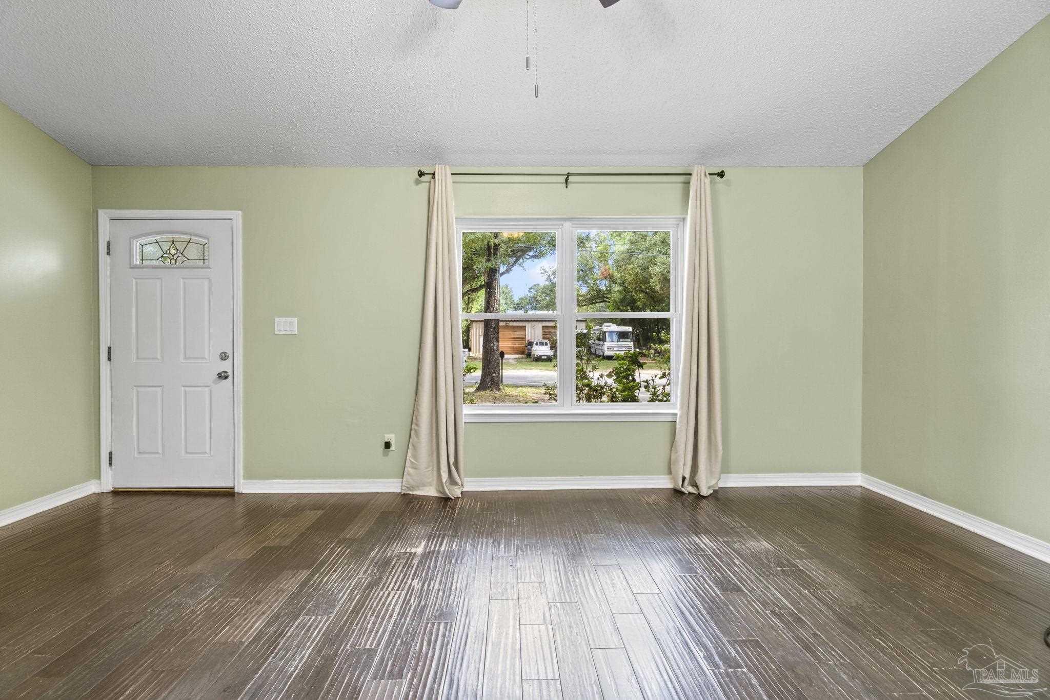 5725 Ridge Avenue Milton, FL 32583 - Photo 7 of 31 Gallery Image 7