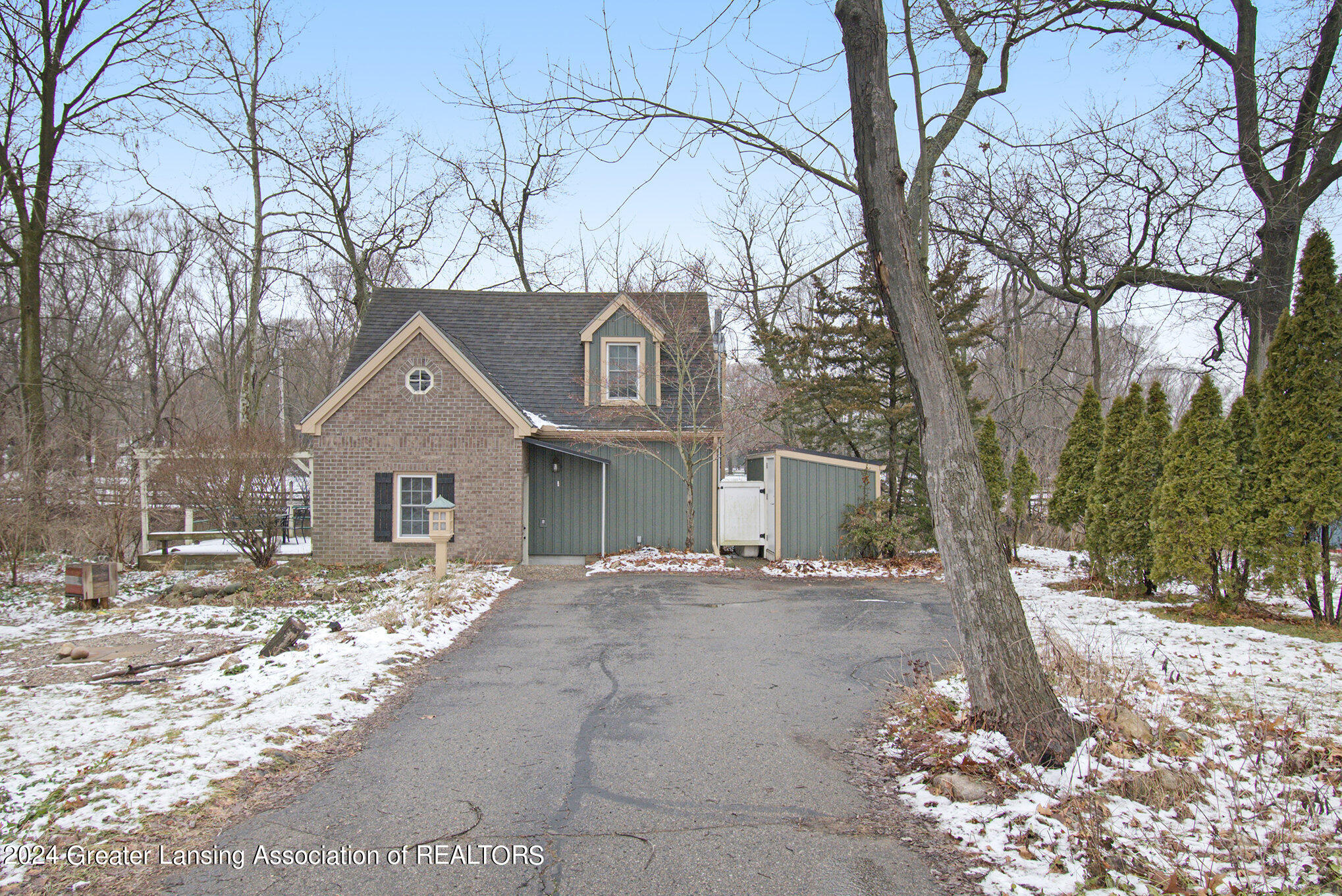 2343 Hamilton Road Okemos, MI 48864 - Photo 2 of 19 002_ndp3362