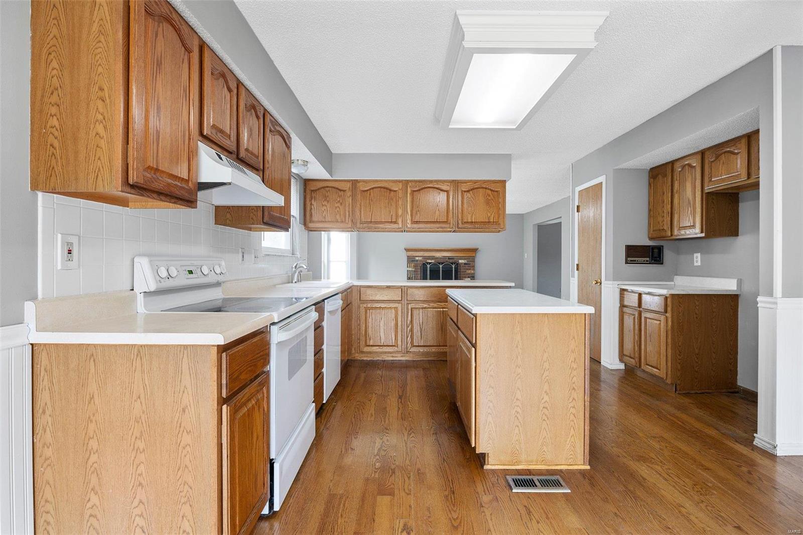 127 Whetstone Drive St. Charles, MO 63303 - Photo 14 of 41