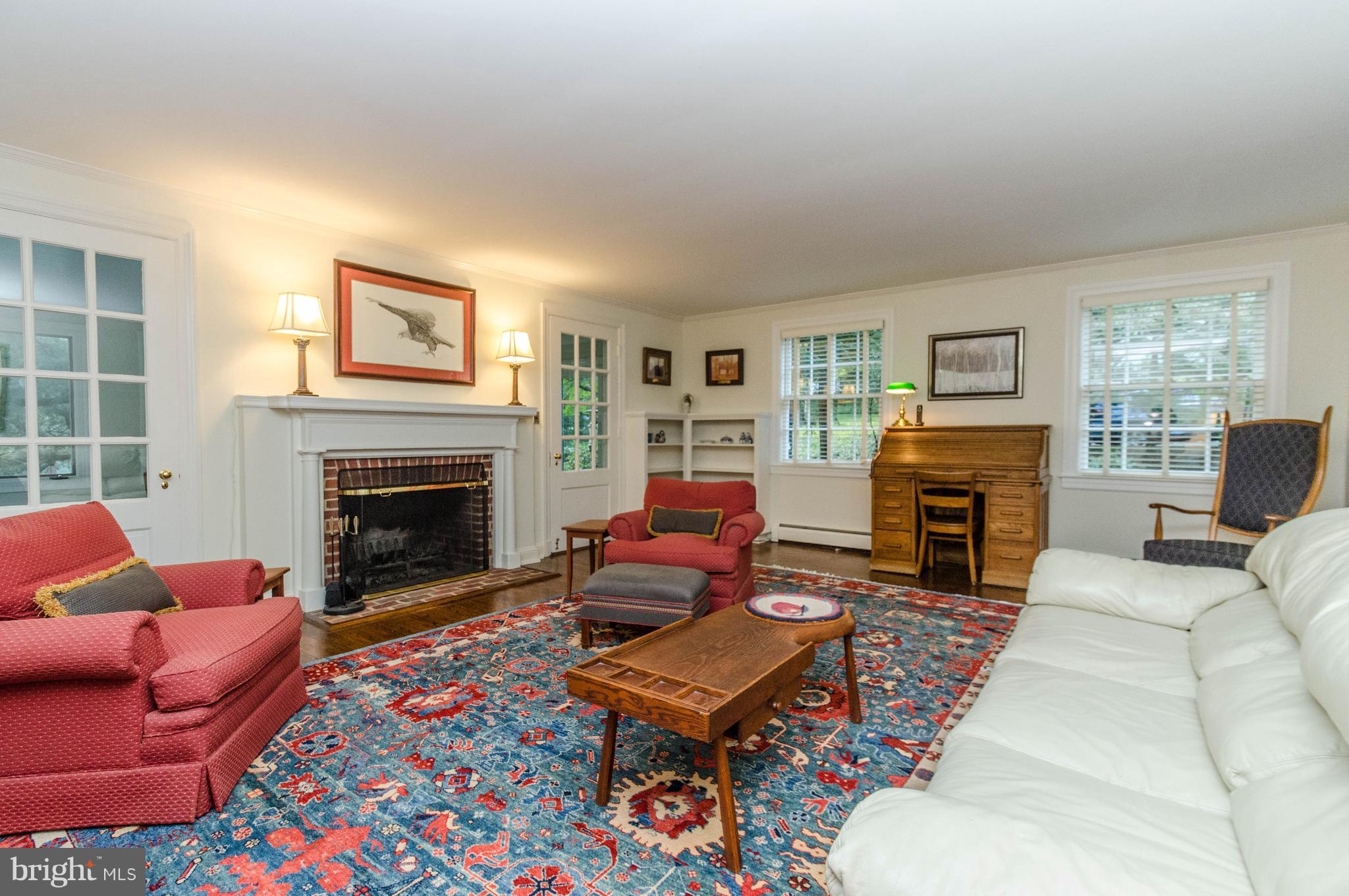 7812 Overbrook Road Ruxton, MD 21204 - Photo 7 of 28 Living Room