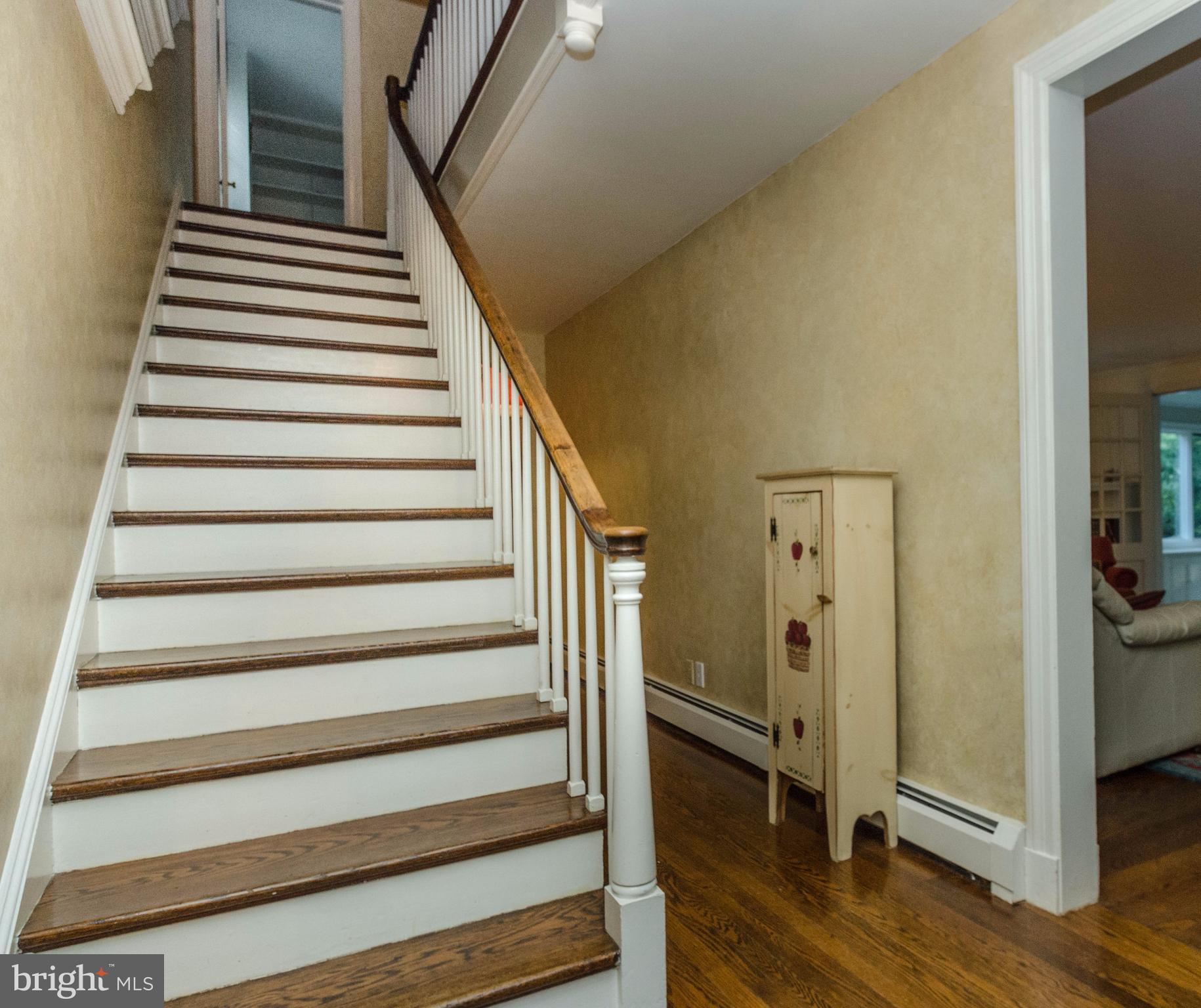 7812 Overbrook Road Ruxton, MD 21204 - Photo 10 of 28 Center Hall entry