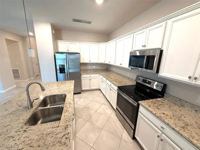 $2,100 | 14579 Palamos Circle, Fort Myers, FL 33905